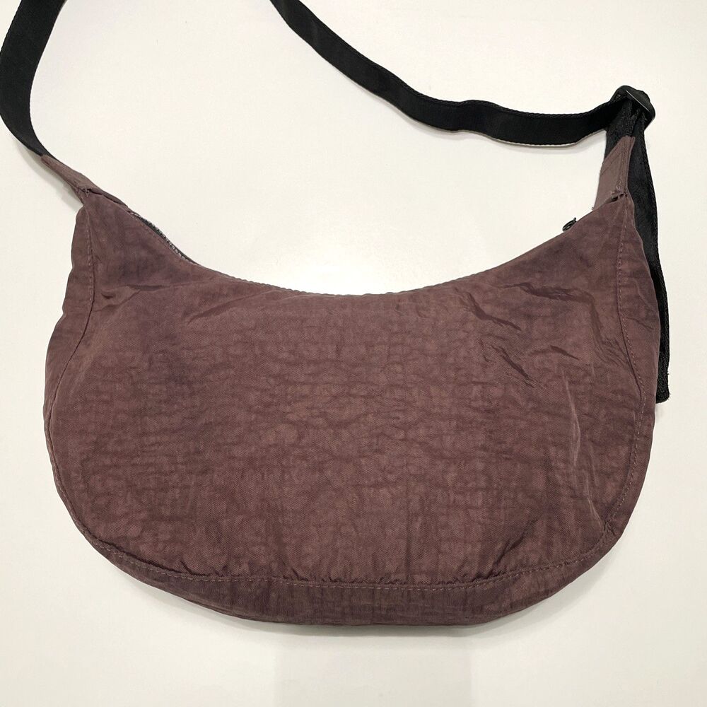 BAGGU Nylon Crescent Medium Bag Brown Crossbody Shoulder Bag Pockets Casual - Picture 3 of 10